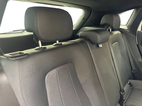 Used 2025 Mercedes-Benz GLA 250 image 38