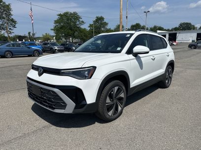 New 2025 Volkswagen Taos SE
