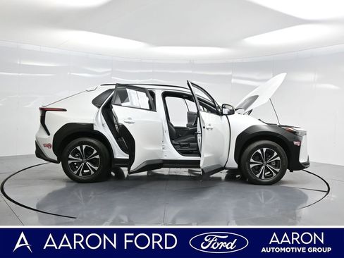 Used 2024 Toyota bZ4X XLE image 3