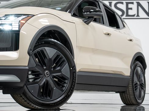 New 2026 Volvo EX30 Cross Country Ultra w/ Protection Package Premier AWD/4WD image 33