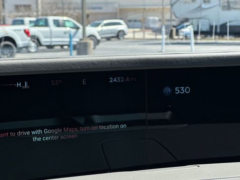 Used 2025 Lincoln Nautilus Premier w/ Jet Appearance Package image 2