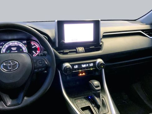 Used 2024 Toyota RAV4 XLE FWD image 7