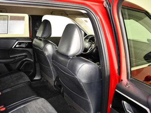 Used 2024 Mitsubishi Outlander SE AWD/4WD image 42