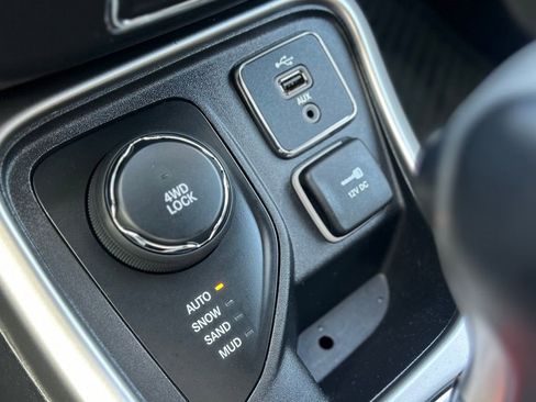 Used 2018 Jeep Compass Latitude w/ Cold Weather Group image 15