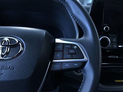 Certified 2025 Toyota Highlander XSE AWD/4WD image 18