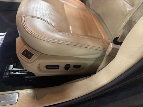 Used 2019 Ford Taurus Limited FWD image 12