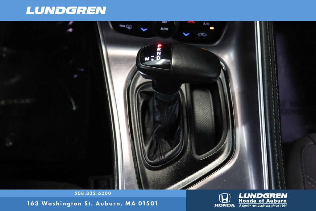 Used 2017 Dodge Challenger SXT RWD image 21