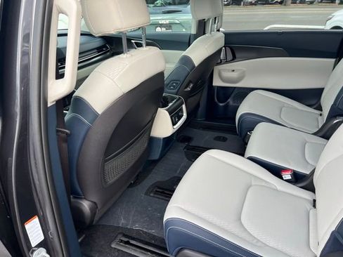 New 2026 Kia Carnival SX Prestige FWD image 17