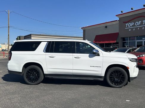 Used 2023 Chevrolet Suburban Premier AWD/4WD image 28