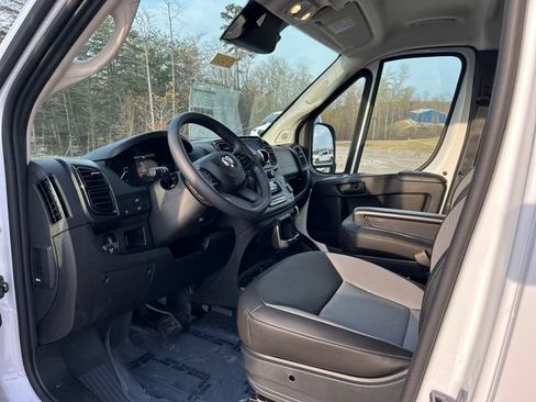 New 2025 RAM ProMaster 1500 w/ Convenience Group FWD image 9