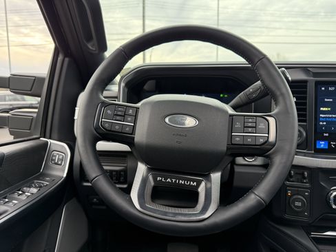 Used 2025 Ford F450 Platinum w/ Platinum Plus Package image 18