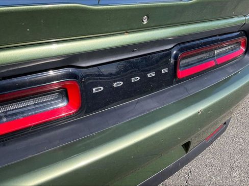 Used 2018 Dodge Challenger SXT image 13