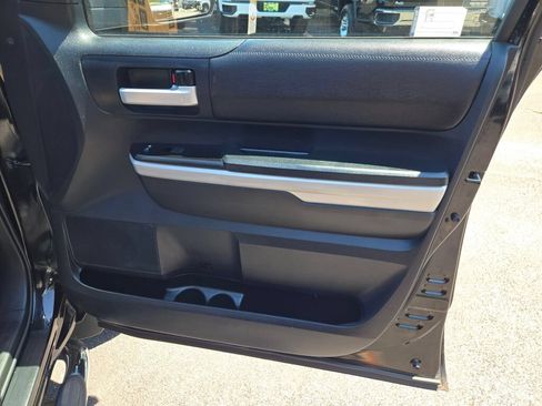 Used 2018 Toyota Tundra SR5 AWD/4WD image 11
