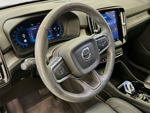 Used 2023 Volvo XC40 B5 Plus w/ Driver Assist Package image 18