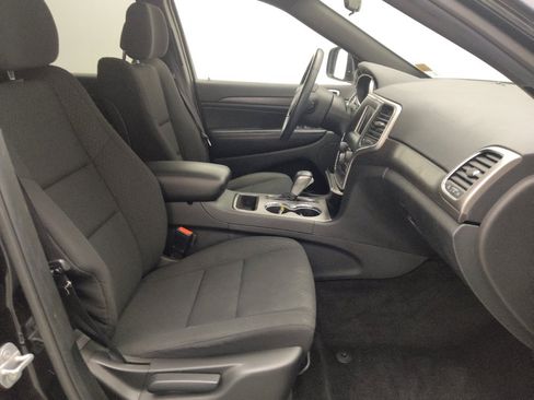 Used 2018 Jeep Grand Cherokee Laredo AWD/4WD image 21