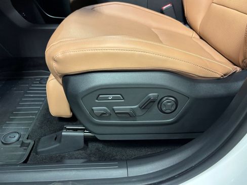 Used 2026 Hyundai Santa Fe Calligraphy FWD image 13
