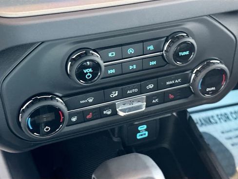 New 2025 Ford Bronco Outer Banks image 11