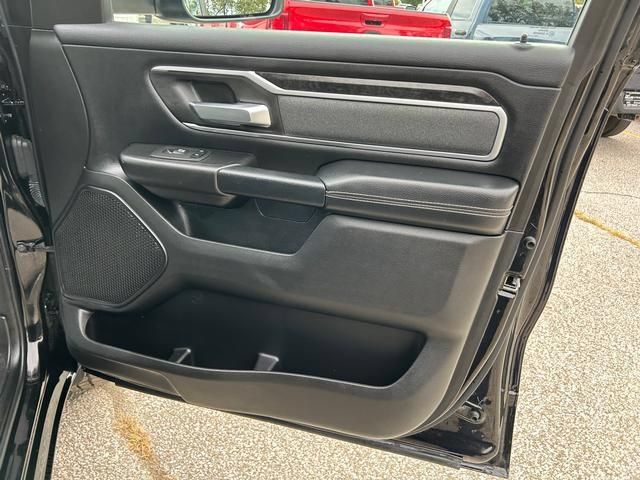 Used 2022 RAM 1500 Big Horn AWD/4WD image 30