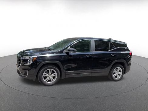 Used 2024 GMC Terrain SLE FWD image 10