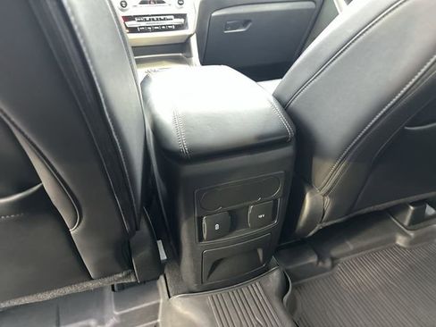 Used 2023 Ford Explorer XLT w/ Equipment Group 202A image 23