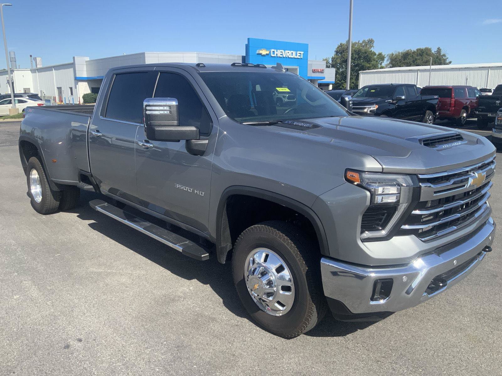 Used 2026 Chevrolet Silverado 3500 LTZ w/ LTZ Plus Package AWD/4WD image 2