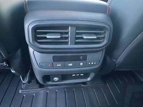 Certified 2025 Honda Pilot TrailSport image 23