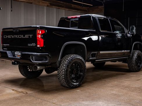 Used 2025 Chevrolet Silverado 2500 High Country w/ High Country Premium Package image 10