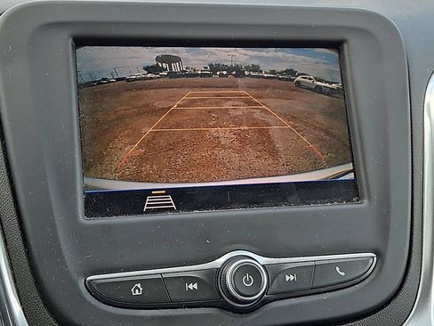 Used 2020 Chevrolet Equinox LS w/ LS Convenience Package FWD image 28