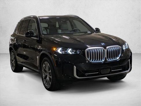 New 2026 BMW X5 xDrive50e image 6