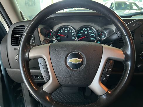 Used 2011 Chevrolet Silverado 2500 LT w/ Interior Plus Package AWD/4WD image 13