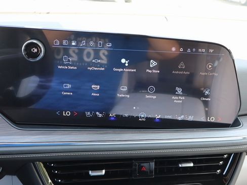 New 2025 Chevrolet Suburban Premier image 9