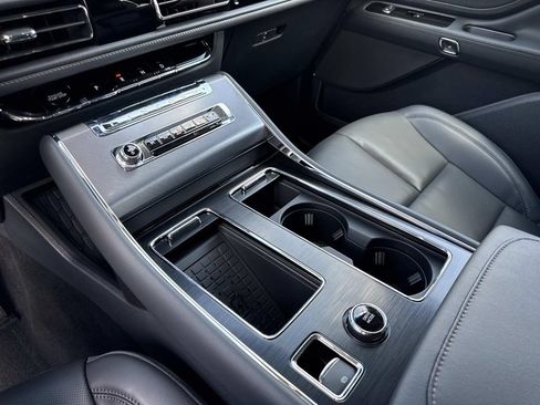 New 2026 Lincoln Aviator 2WD image 25