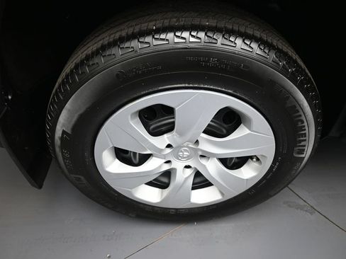 Used 2024 Toyota RAV4 LE AWD/4WD image 12