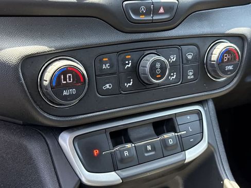 Used 2022 GMC Terrain SLE w/ Driver Convenience Package AWD/4WD image 22