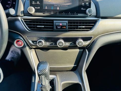 Used 2019 Honda Accord LX image 15
