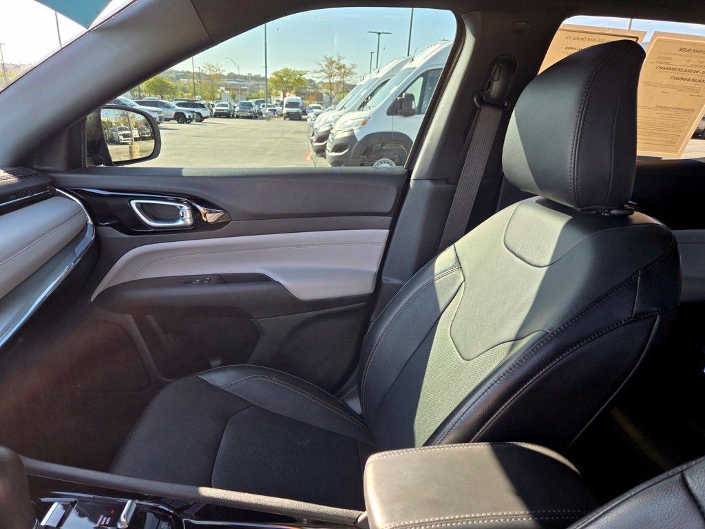 Used 2023 Jeep Compass Limited AWD/4WD image 25