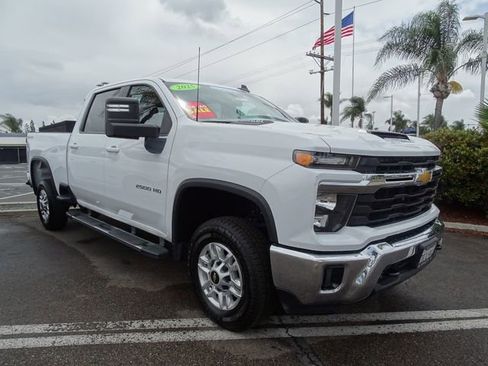 Certified 2025 Chevrolet Silverado 2500 LT w/ Convenience Package image 5
