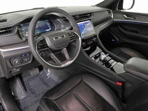 Used 2022 Jeep Grand Cherokee Overland image 27