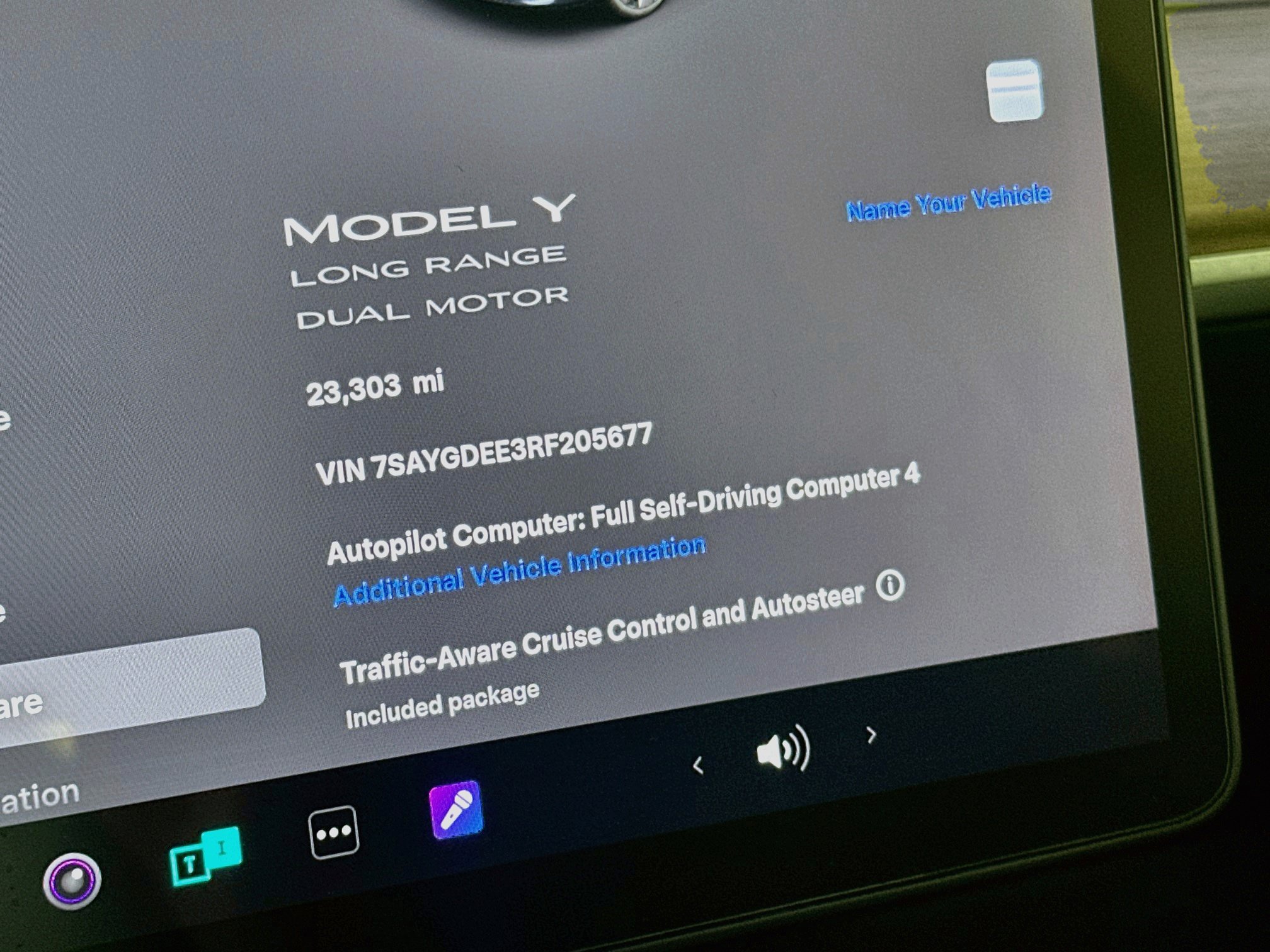 Used 2024 Tesla Model Y Long Range AWD/4WD image 17