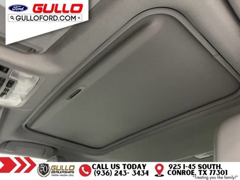 Used 2017 Toyota Camry XLE w/ Moonroof Package FWD image 23