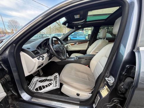 Used 2011 Mercedes-Benz C 300 4MATIC Sedan image 7