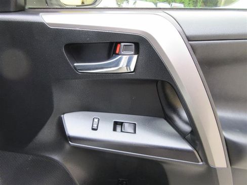 Used 2017 Toyota RAV4 XLE image 28