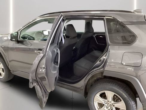 Used 2025 Toyota RAV4 XLE AWD/4WD image 12