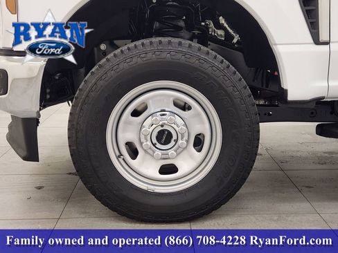 New 2026 Ford F350 XL w/ FX4 Off-Road Package AWD/4WD image 7