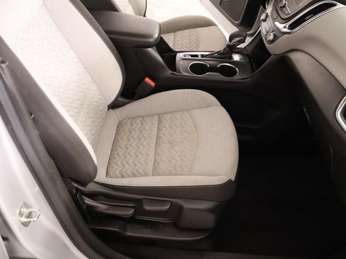 Used 2022 Chevrolet Equinox LT FWD image 12