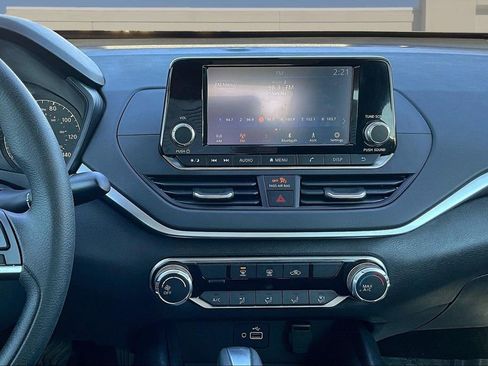Used 2022 Nissan Altima 2.5 S image 11