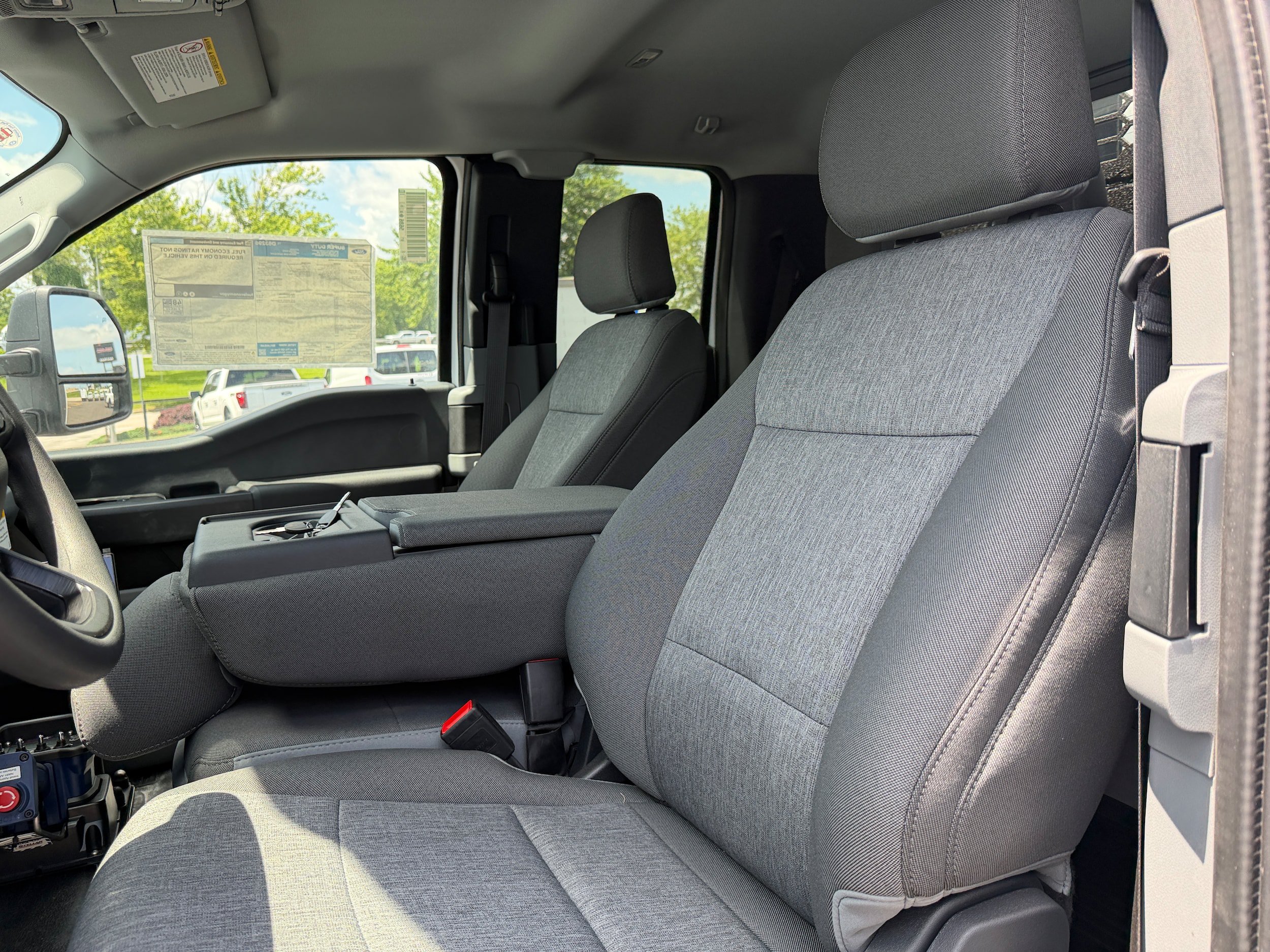 New 2026 Ford F550 4x4 Supercab Super Duty w/ XLT Value Package image 7