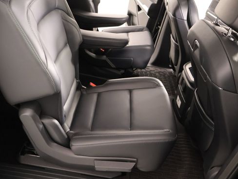 New 2025 Lincoln Navigator L Reserve AWD/4WD image 15