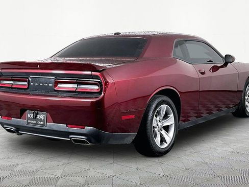 Used 2018 Dodge Challenger SXT RWD image 6