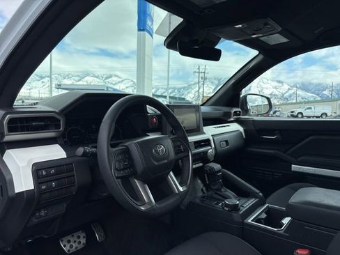 Used 2024 Toyota Tacoma TRD Sport image 9